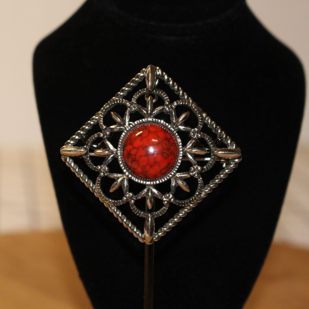 Vtg Sarah Coventry Inca Fire filigree brooch 1970s Red Marbled Acrylic Cabochon